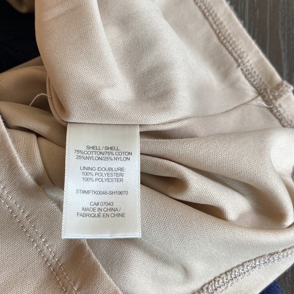 Love Fire ladies Lace blouse with nude lining. Size medium - Picture 6 of 10